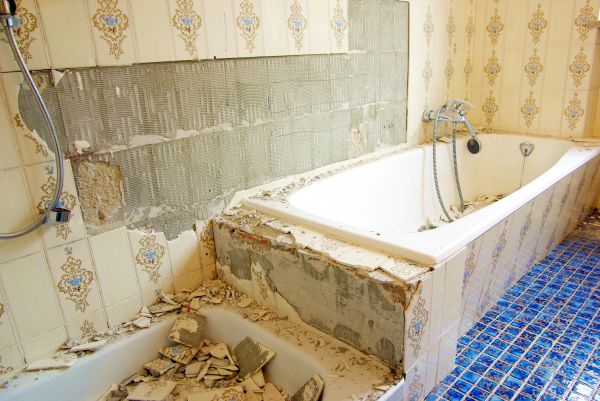 Bathtub Demolition in Middletown